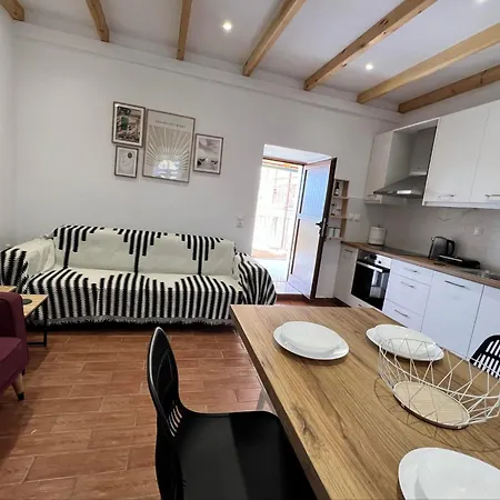 Leonidas' Guest House Neochori  Экстерьер фото