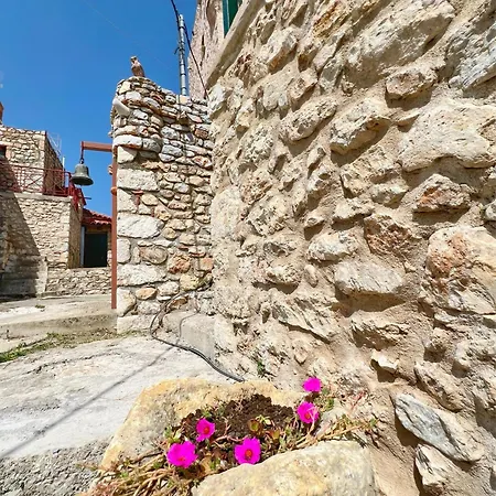 Leonidas' Guest House Neochori  Экстерьер фото